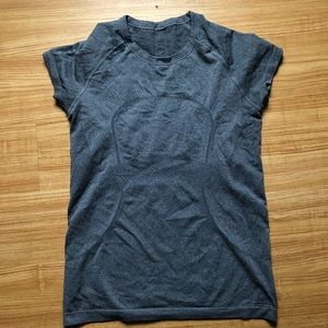 Lululemon Tee